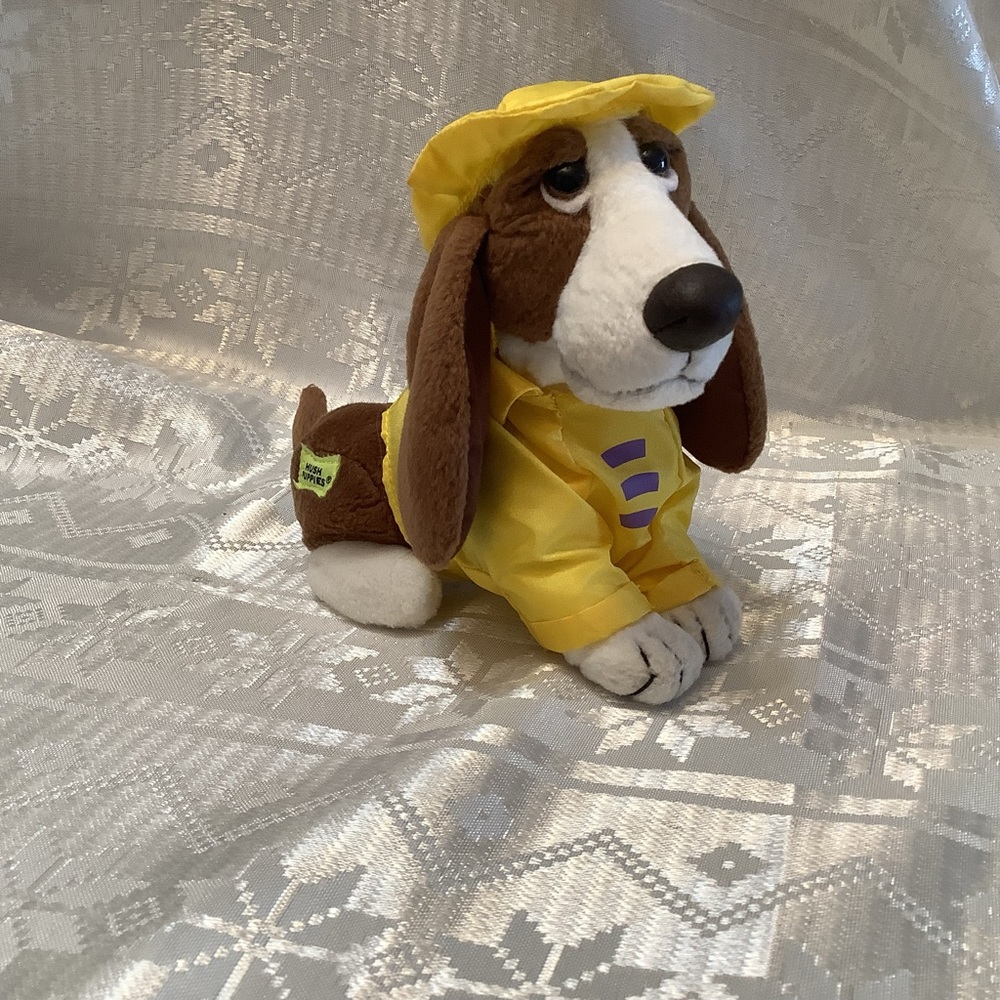 Hush Puppies Dog Plush Basset Hound Raincoat